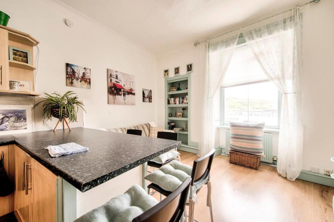 Guestready - Cosy Home 5 Minutes From Waverley! Единбург Екстериор снимка