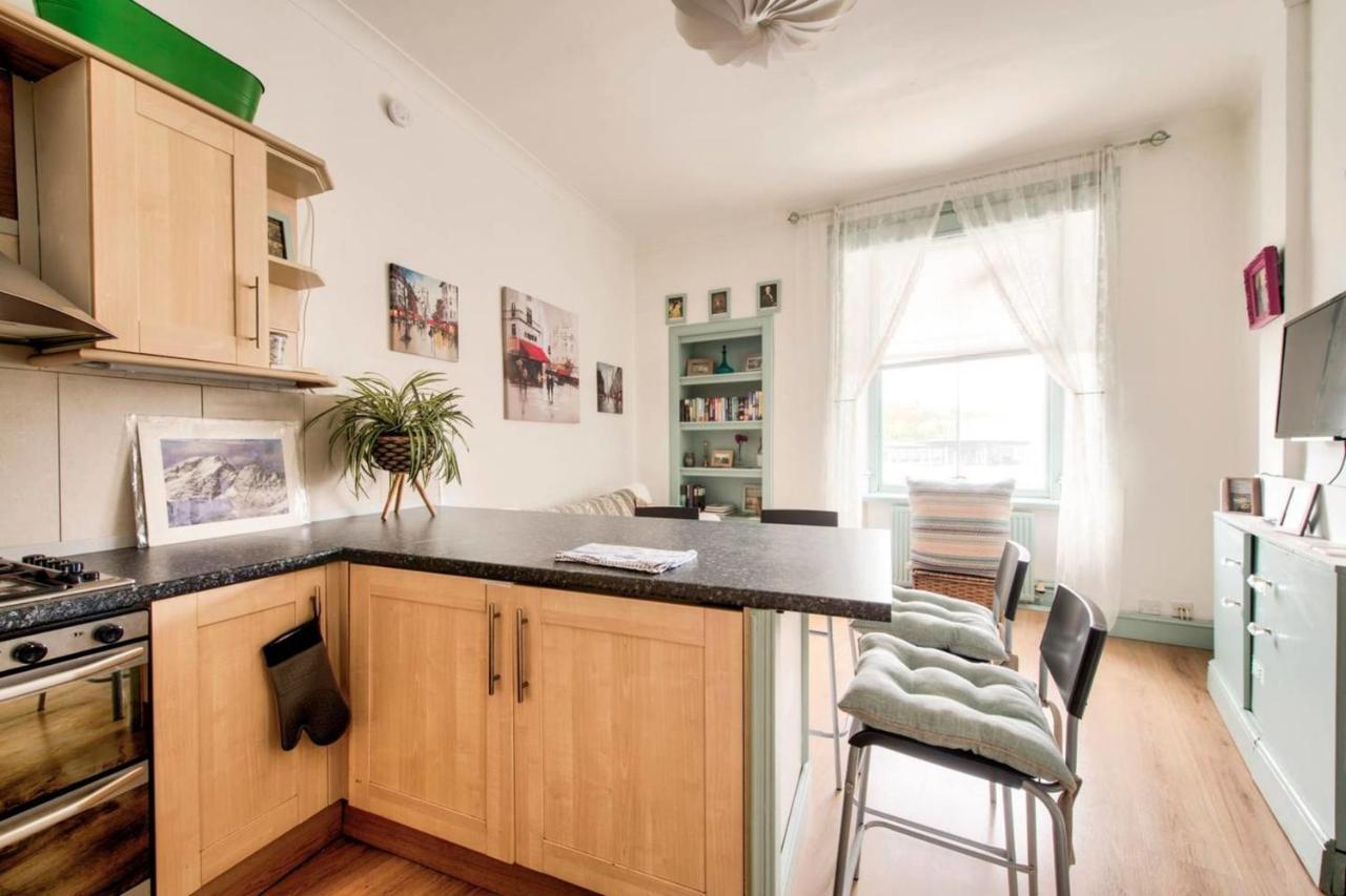 Guestready - Cosy Home 5 Minutes From Waverley! Единбург Екстериор снимка