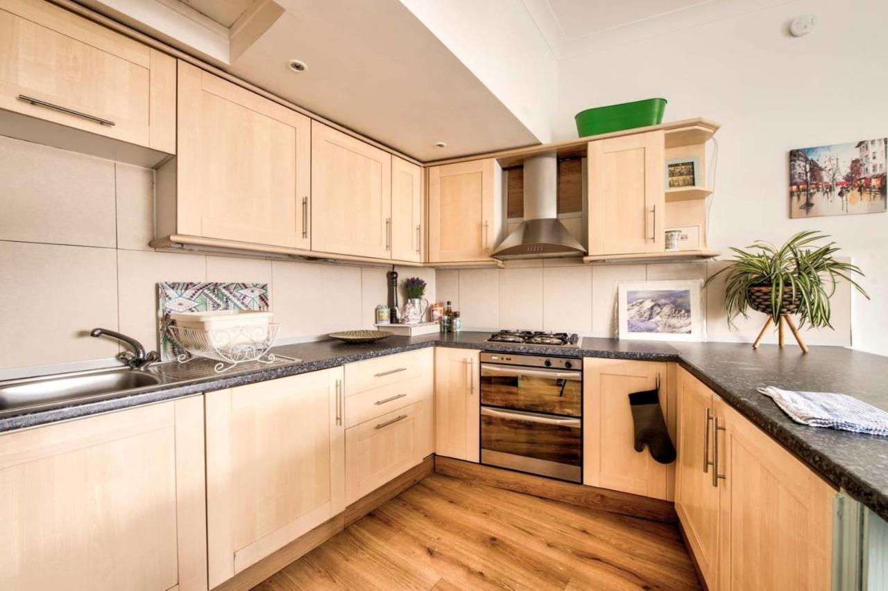 Guestready - Cosy Home 5 Minutes From Waverley! Единбург Екстериор снимка