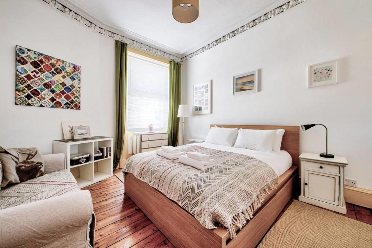 Guestready - Cosy Home 5 Minutes From Waverley! Единбург Екстериор снимка